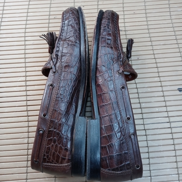 Johnston & Murphy men\'s brown leather Alligator print loafer. Sz 8.5M. 4…